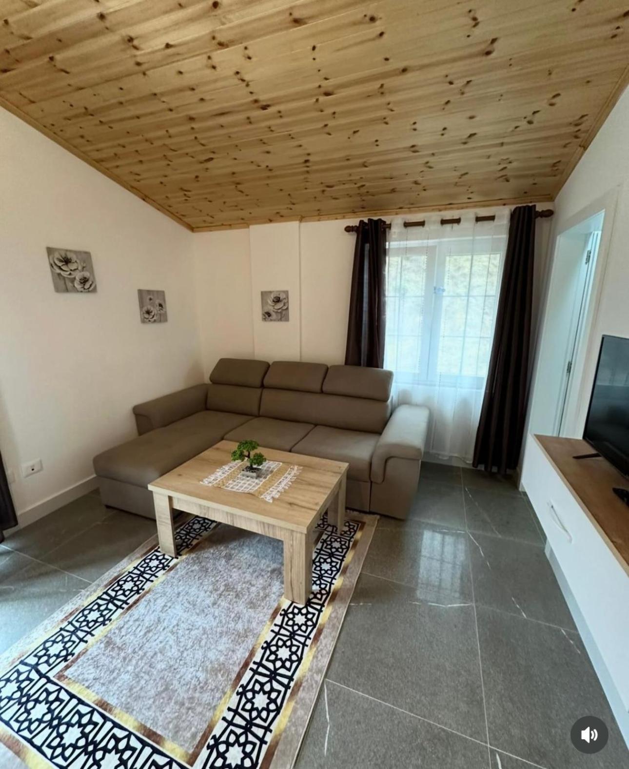 Qyteza Guest House & Camping Shkodër Екстериор снимка